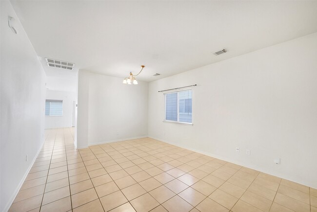 Foto del edificio - 1102 Grassy View Dr