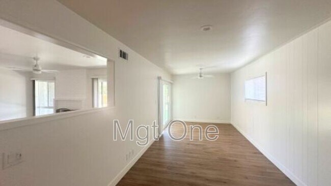Foto del edificio - 4157 Kingsbury Pl