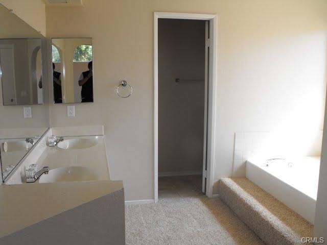 Foto del edificio - CHARMING 3 BEDROOM 2 STORY