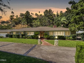 Building Photo - 1535 Glenmont Dr