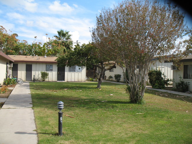 Building Photo - L Street Manor