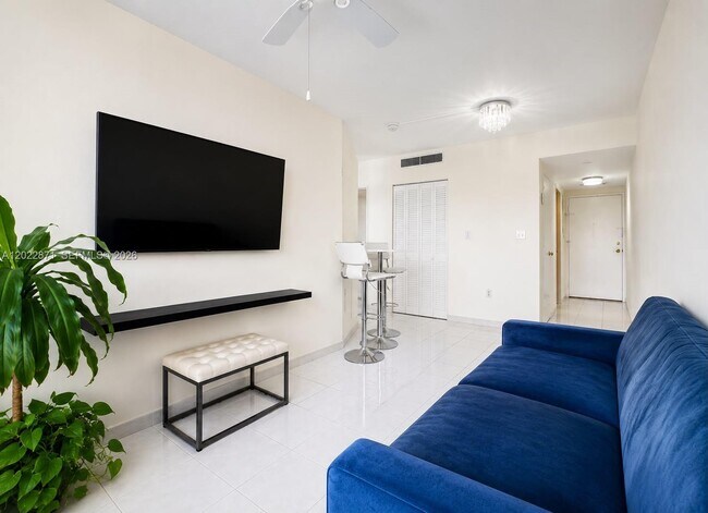 Foto del edificio - 2899 Collins Ave