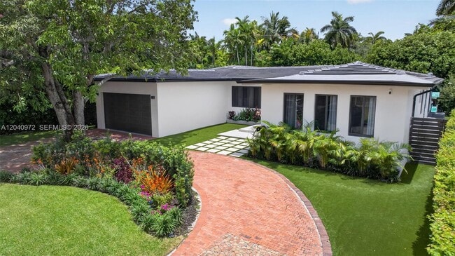 Foto del edificio - 645 NE 53rd St