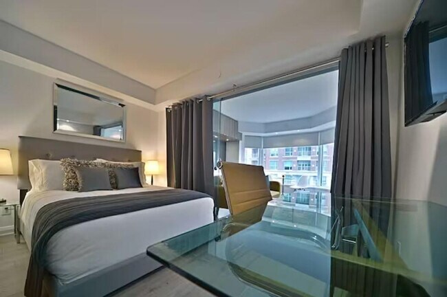 Photo du bâtiment - 155 Yorkville Ave