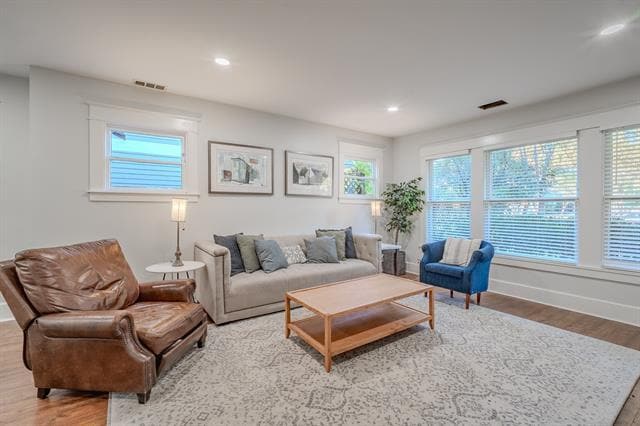 Foto del edificio - 5822 Belmont Ave