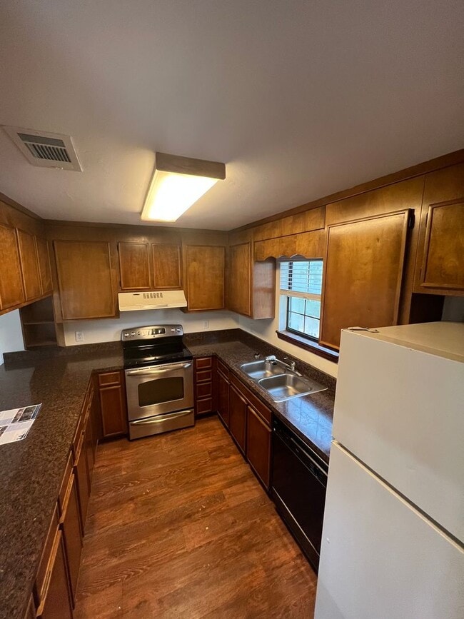 Photo - 1233 Cross Creek Cir House