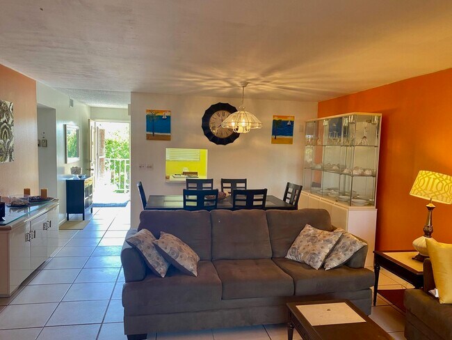 Foto del edificio - 2615 NE 3rd Ct