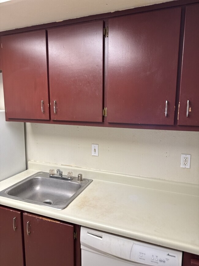 Foto del edificio - Well Maintained 2-Bedroom 1- bath Home in Quiet Sacramento Neighborhood