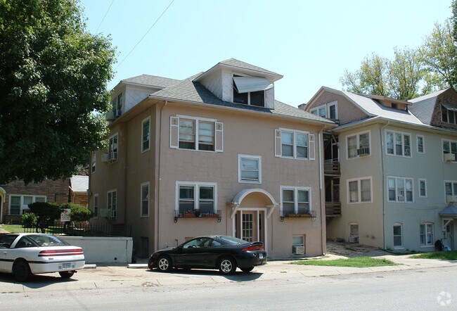 Building Photo - 4822-4824 Chicago St