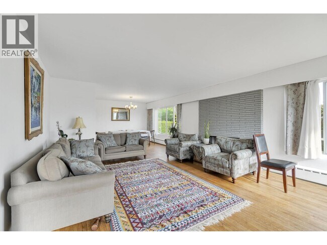 Photo du bâtiment - 4514 Bellevue Dr