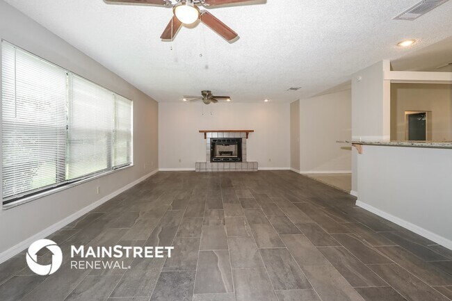 Building Photo - 2624 SE Solana Ln