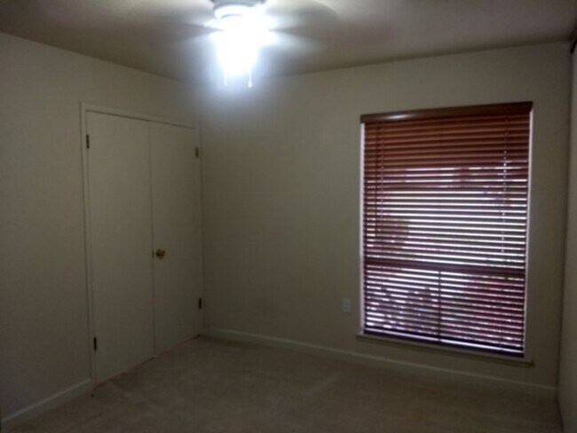 Building Photo - 8407 Capricorn Dr