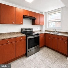 Building Photo - 1419 Lardner St