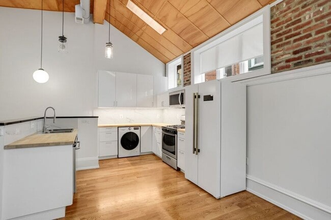 Photo - 1631 16th St NW House