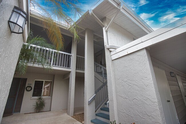 Building Photo - Annual Second Floor Condo in Pinebrook Lak...