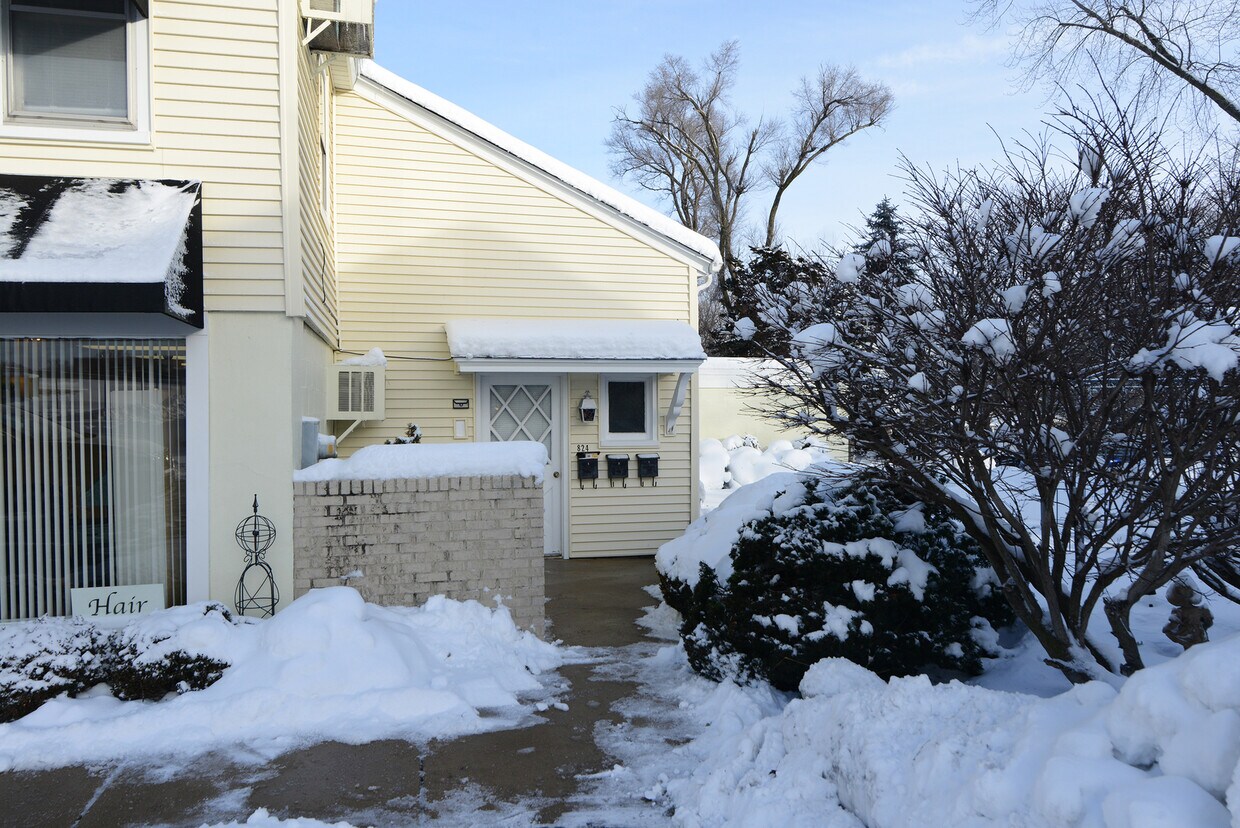 824 W Main St, St. Charles, IL 60174 House Rental in St. Charles, IL