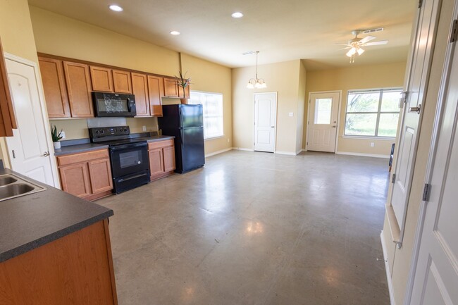 Building Photo - Ranch Style housing near the outlet malls ...