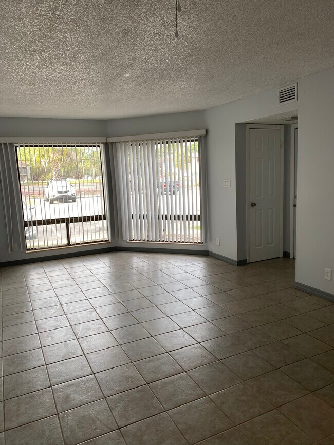 2636 Lemon Tree Ln Unit A, Orlando, FL 32839 Condo for Rent in