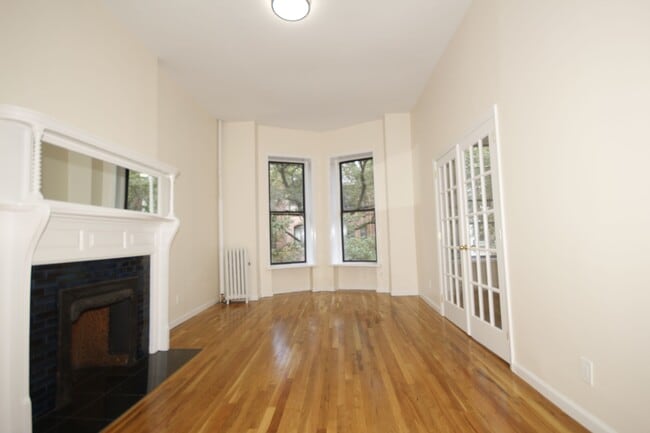 Building Photo - 134 W 87th St