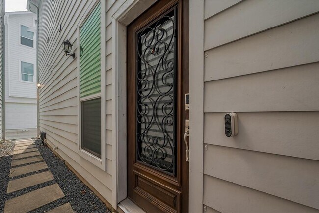 Foto del edificio - 854 W 20th St