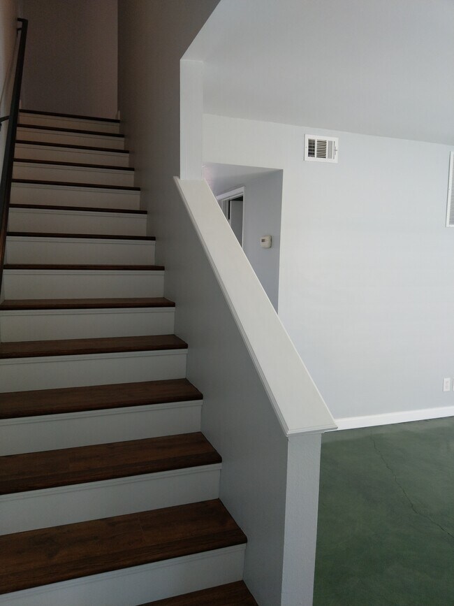 Foto del edificio - 518 Serento Cir