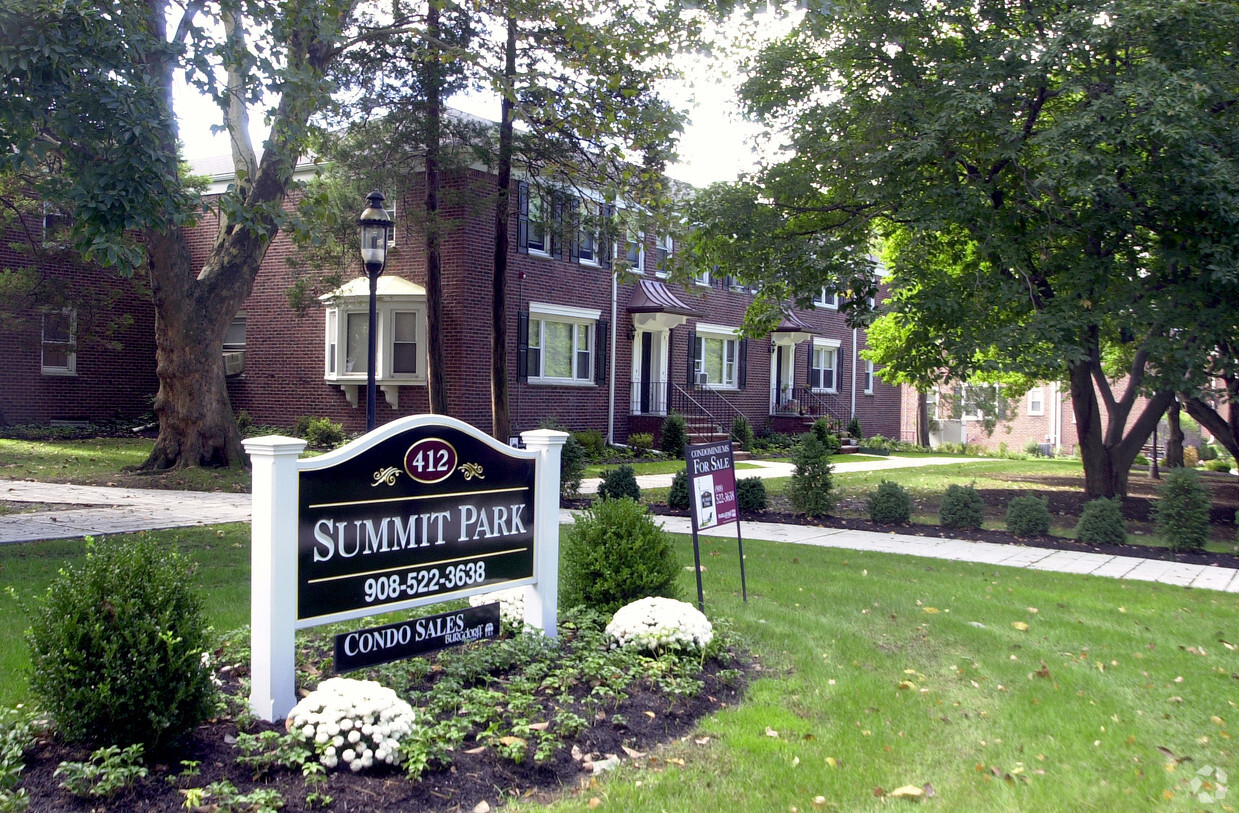 Primary Photo - Summit Park