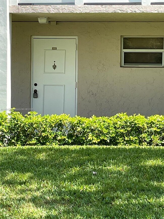 Building Photo - 8735 Ramblewood Dr