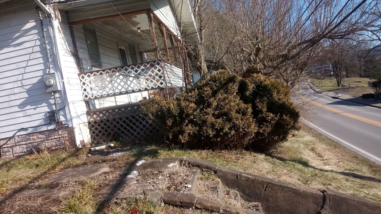 Foto principal - 2/1 Single family home!