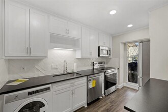Building Photo - 2218 Winrock Blvd