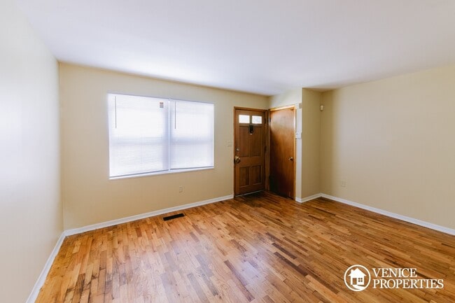 Building Photo - 3 Bedroom On OSU Campus