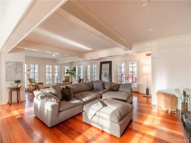 Foto del edificio - 244 W Mt Airy Rd