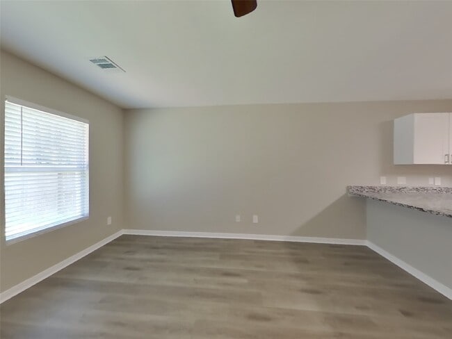 Building Photo - 15791 Del Norte Dr