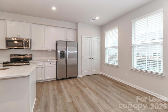 Foto del edificio - 5038 Springarn Ct