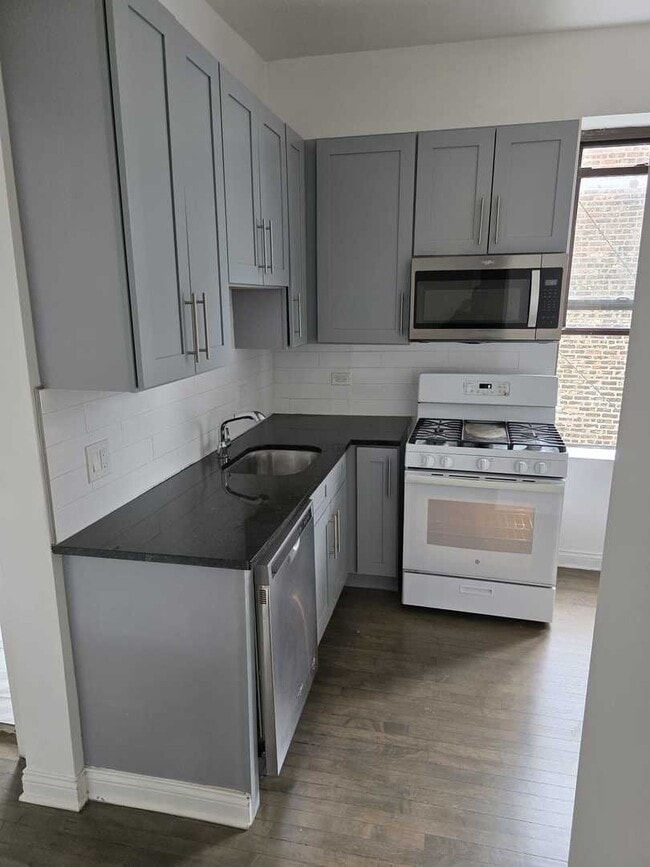 Foto del edificio - 2611 S Troy St