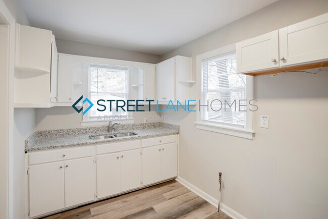 Foto del edificio - NOW OFFERING $250 OFF FIRST FULL MONTH IF ...