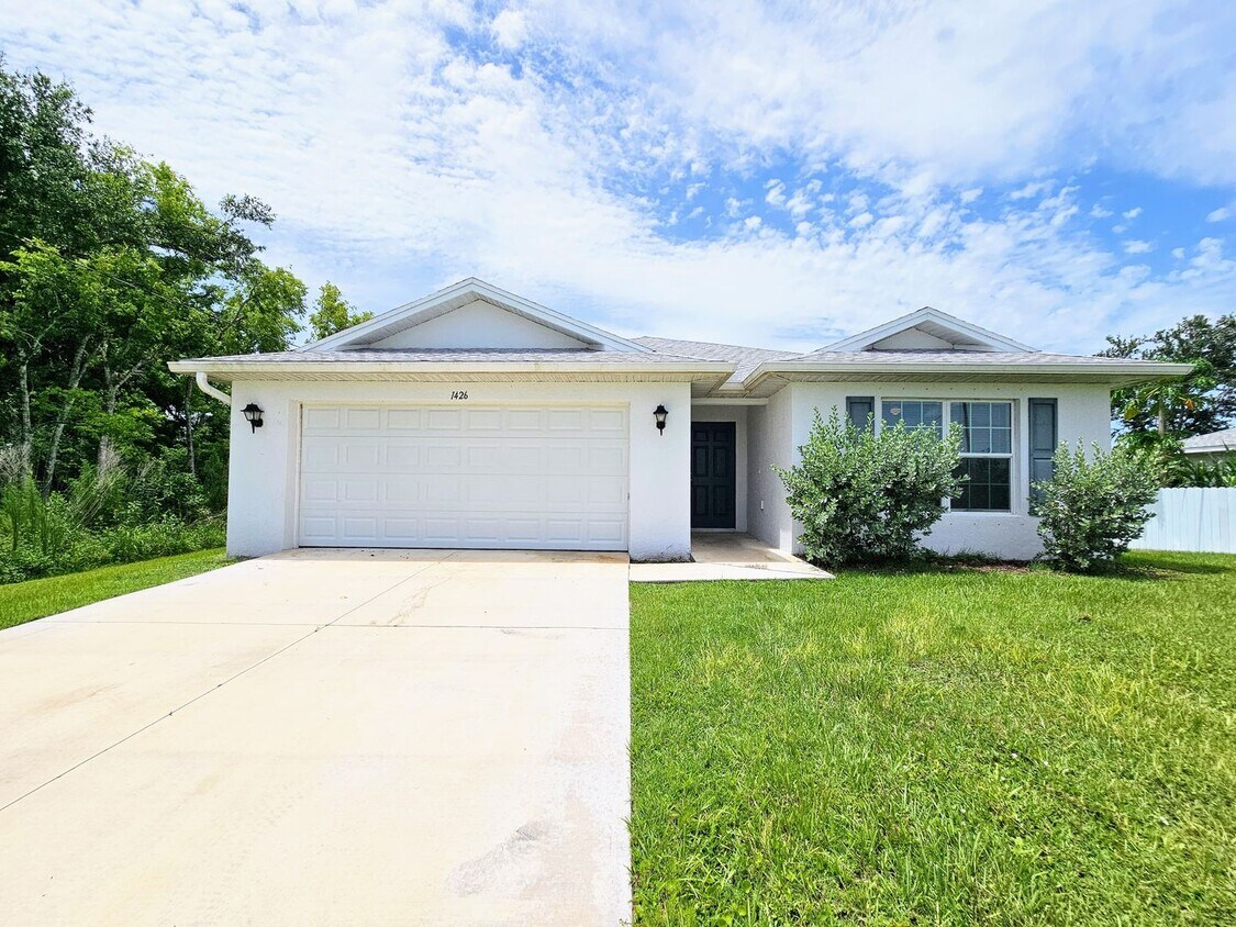 Primary Photo - Beautiful 4-Bedroom, 2-Bath Home with Mode...