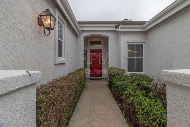 Building Photo - 4142 Pinehurst Cir