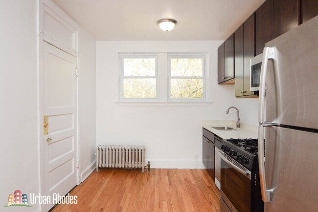 Foto del edificio - 2946 N Albany Ave