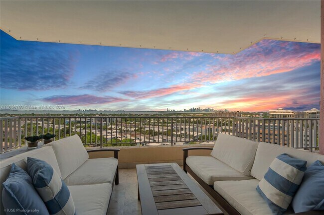 Foto del edificio - 781 Crandon Blvd