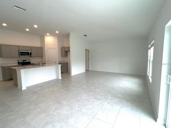 Foto del edificio - 360 Kayden Cv