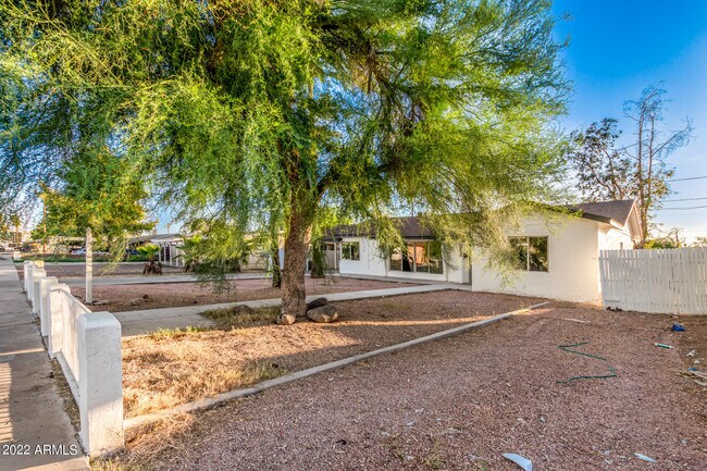 Building Photo - 5220 N 19th Dr