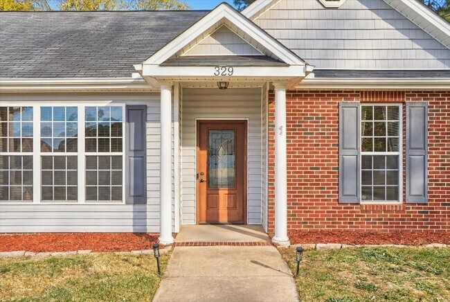 Building Photo - 329 Green Links Dr