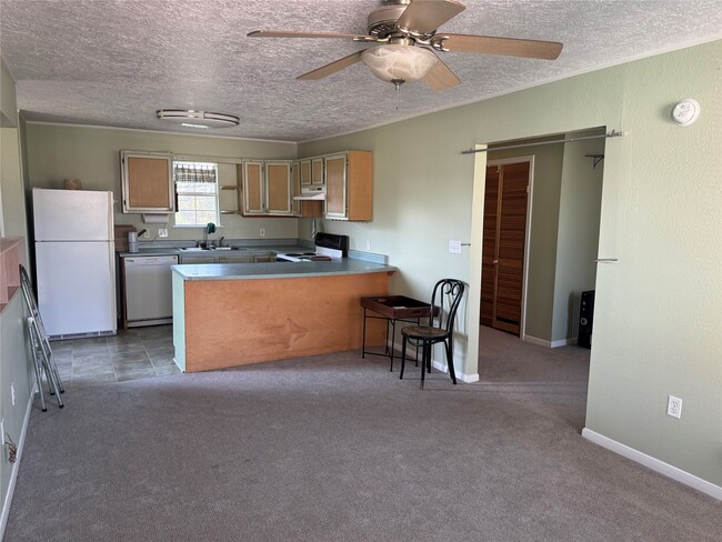 Foto del edificio - 3934 Fernwood Dr