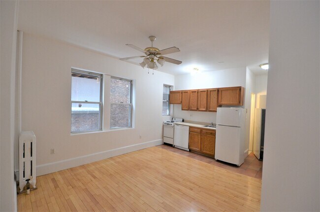 Building Photo - 71 Symphony Rd
