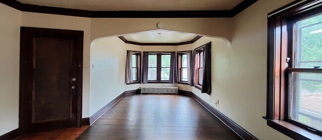 Building Photo - 316 S Hunter Ave