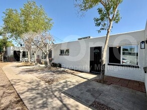 Building Photo - 609 S Bellview