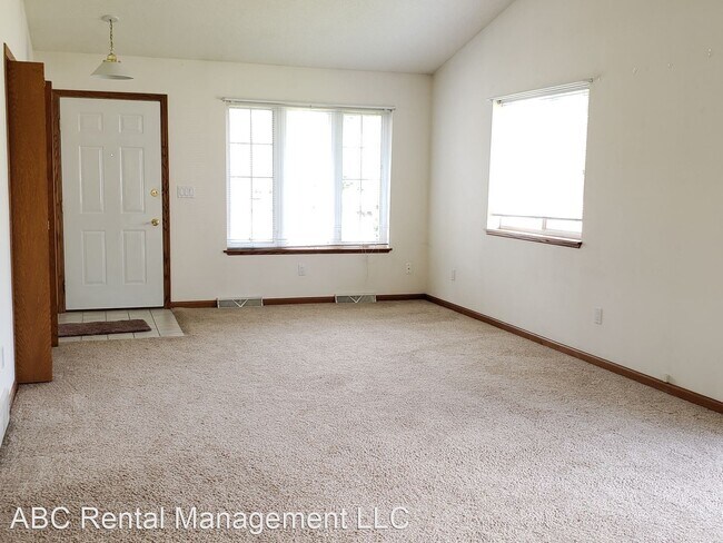 Foto del edificio - 6109 Birchwood Ln