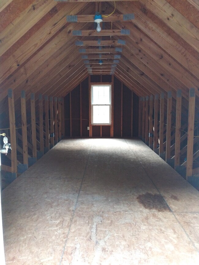 Building Photo - 216 Point South