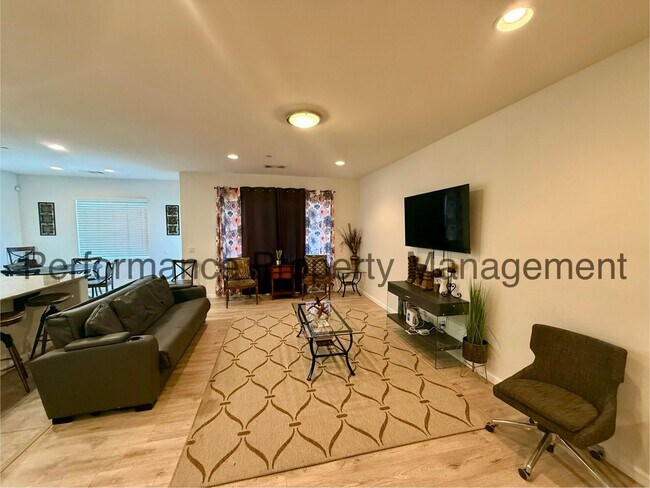 Building Photo - Spacious 4 Bed/2 Bath SW Bakersfield Home w/ RBP & $0 Deposit Option