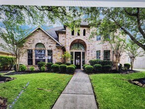 Building Photo - 15811 Tremout Hollow Ln
